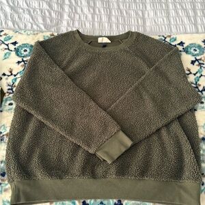 Universal Thread Green Crewneck Sweater